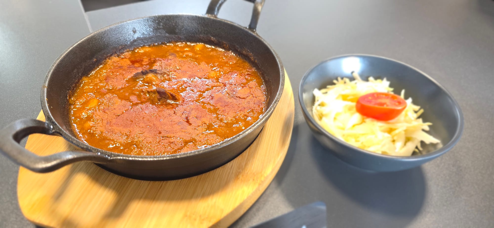Cassoulet albanais en plat du jour au Cevap Store à Lausanne.